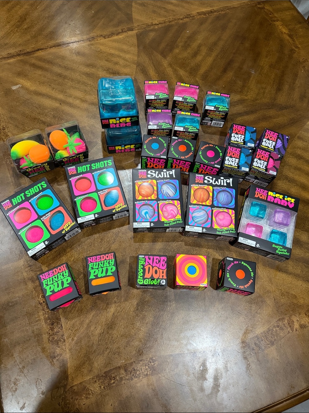 Authentic NeeDoh bundle of 26 pieces wherever you see in picture .